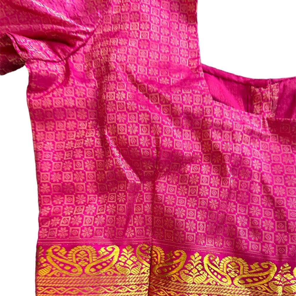 Pink and Gold Saree - Picture 4 of 5